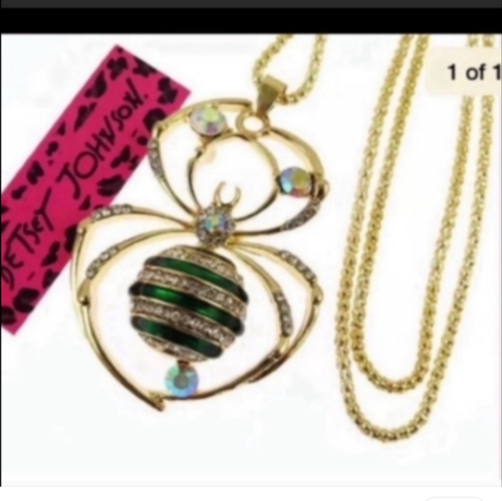 New With Tags Beautiful Betsey Johnson Gold And Green Spider Necklace